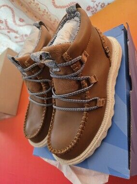 Hey Dude Womens Brown Leather Moccasin-Style Hiking Sneakers